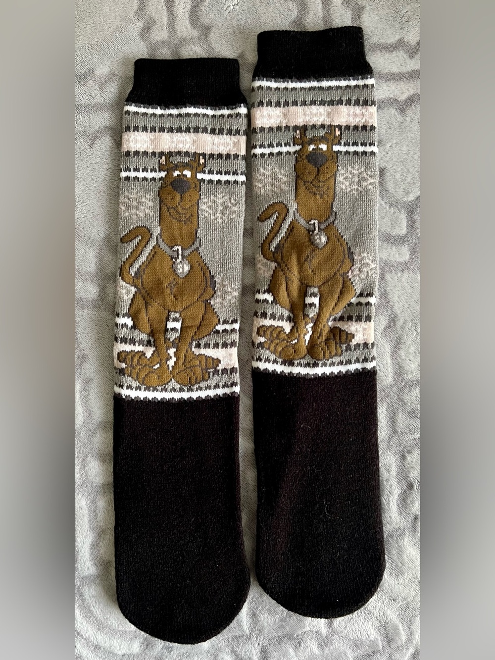 Vintage Scooby-Doo Slipper Socks Size 9-11 Gray Black Snowflake Grips